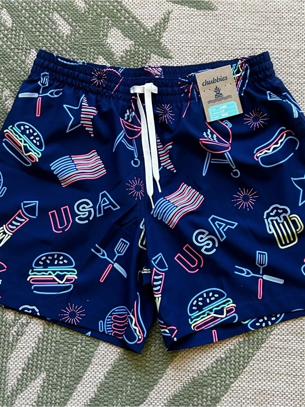 Chubbies Men’s Navy Swim Trunks with Neon USA & Summer Icons NWT  size L